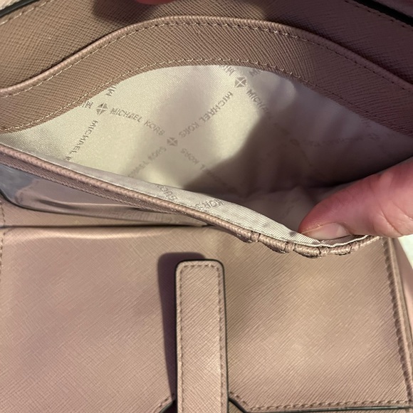 Michael Kors Wallet - Picture 7 of 9